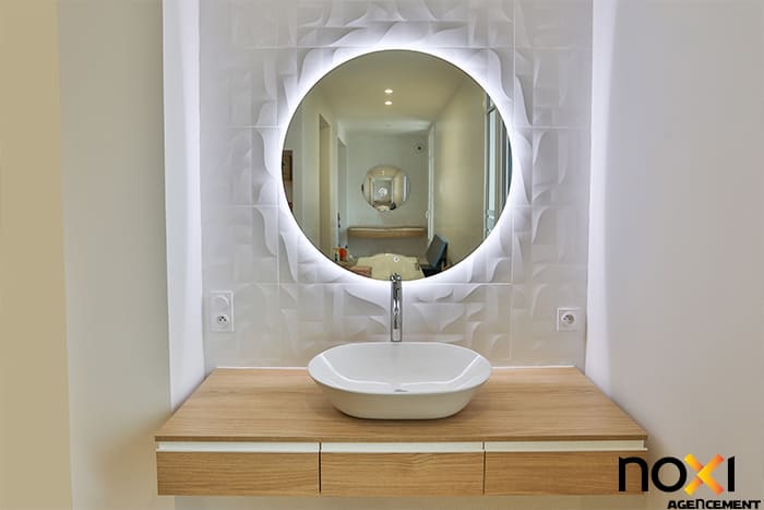 salle de bain lumineuse